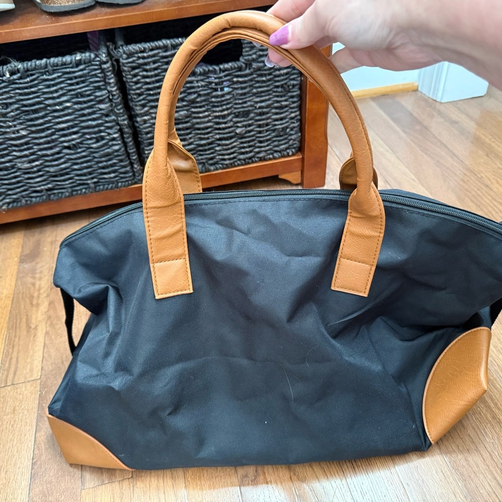 DSW Black and Tan Duffel Bag - Picture 3 of 4